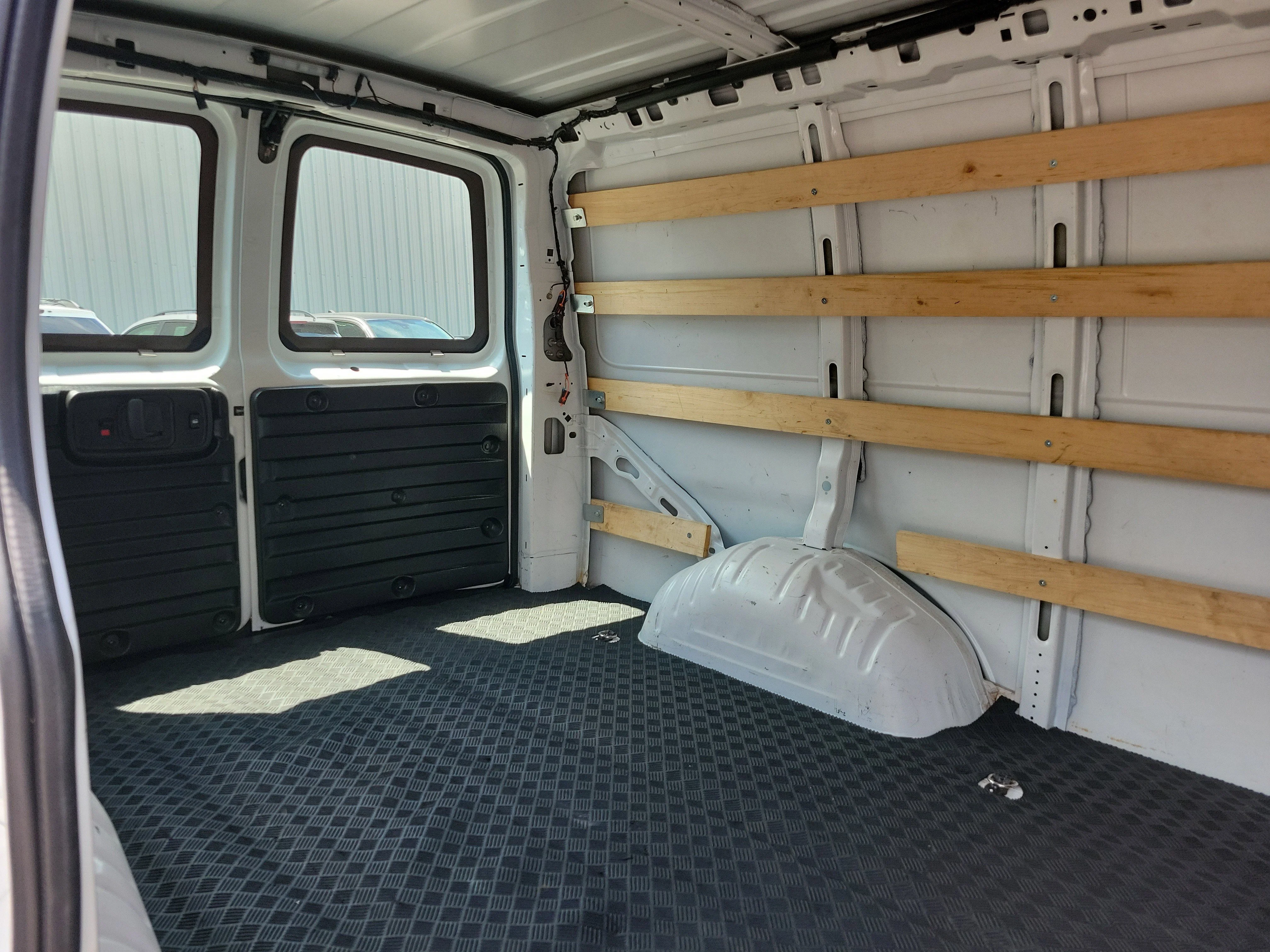 2024 GMC Savana Cargo Work Van - Photo 8