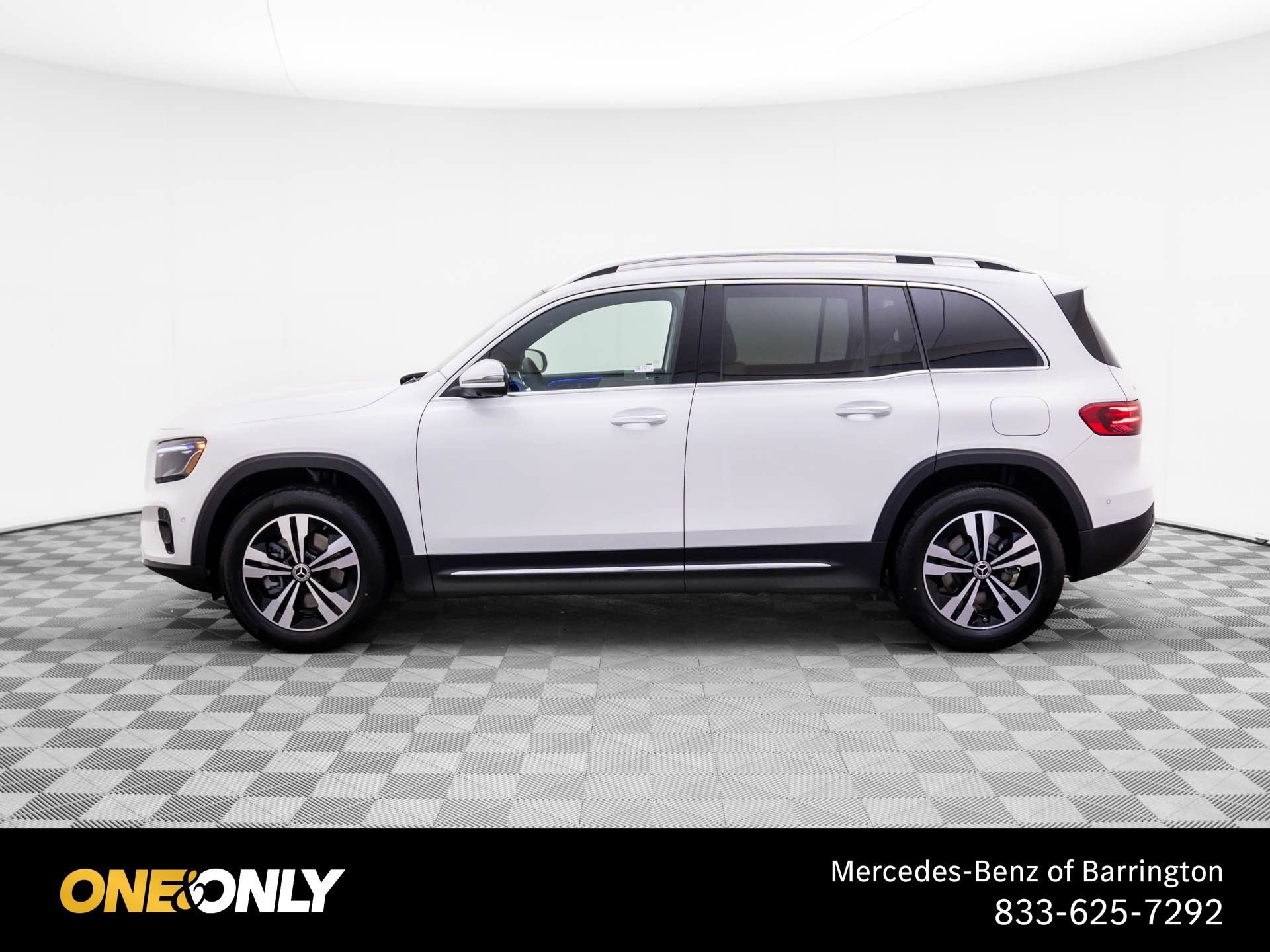New 2026 Polar White Mercedes-Benz GLB 250 image 45