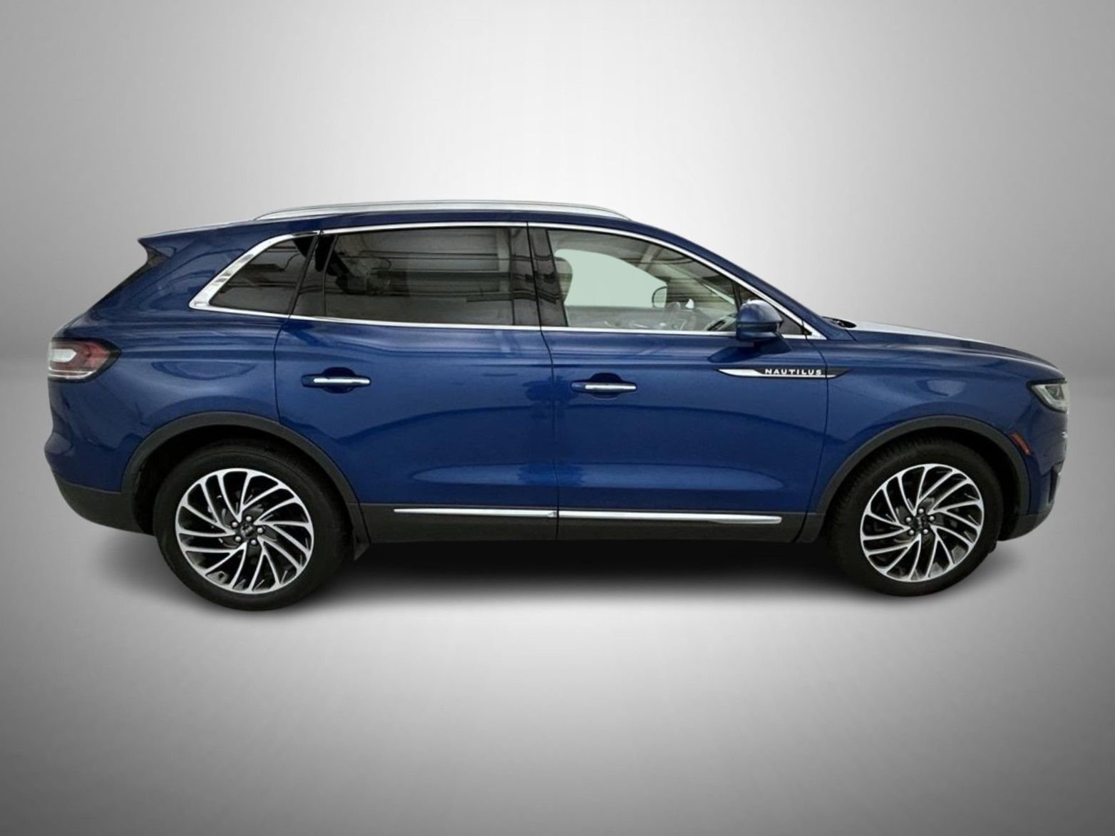 Used 2020 Blue Lincoln Reserve image 4