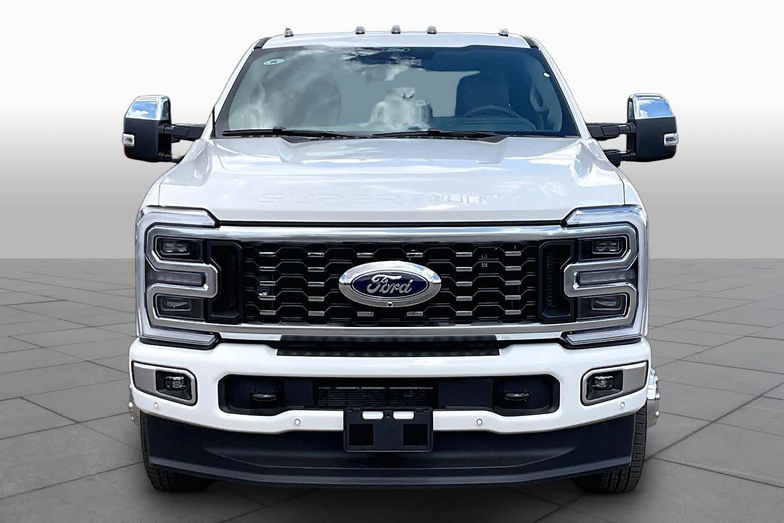 New 2026 Star White Metallic Tri-Coat Ford F-350® Platinum® image 3