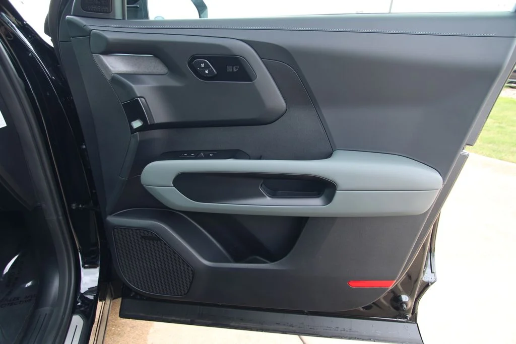 New 2027 Black Kia X-Line SX image 47