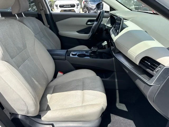 Used 2025 White Nissan SV image 14