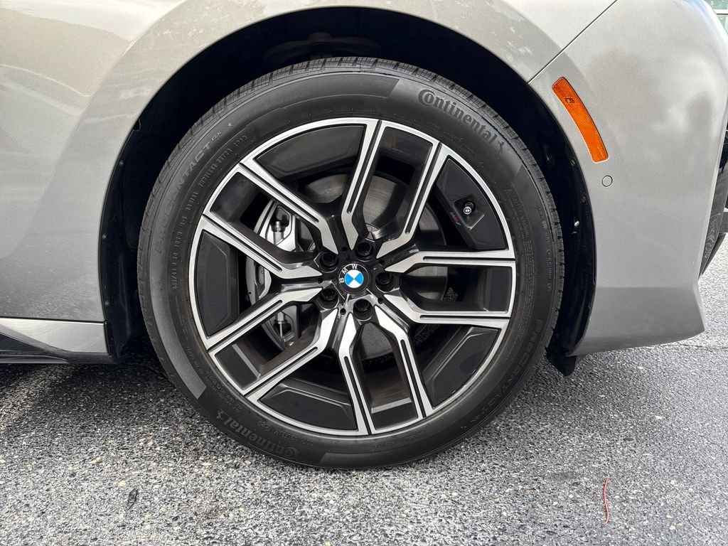 2025 BMW 7 Series 740i - Photo 11