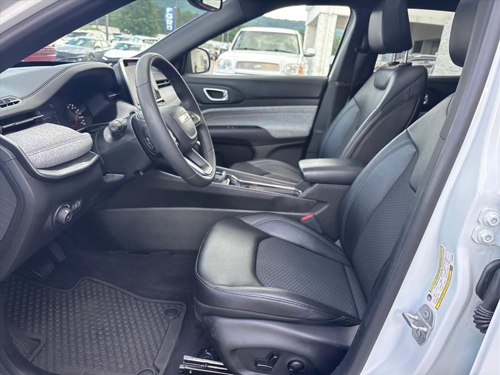 2025 Jeep Compass Latitude - Photo 9
