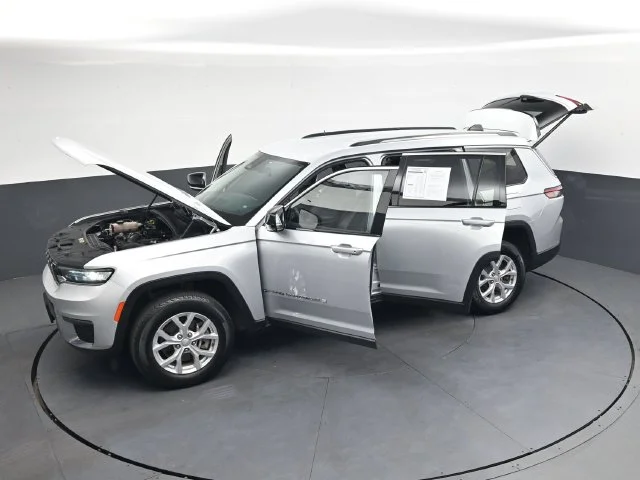 Used 2023 Silver Jeep Limited image 48