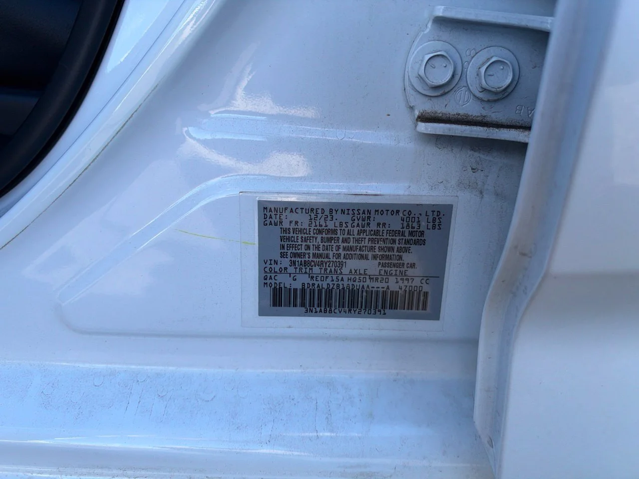Used 2024 Aspen White Tricoat Nissan SV image 8