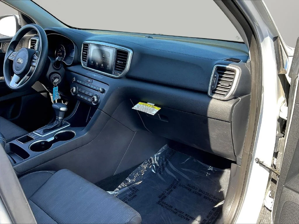 Used 2020 Sparkling Silver Kia LX image 29