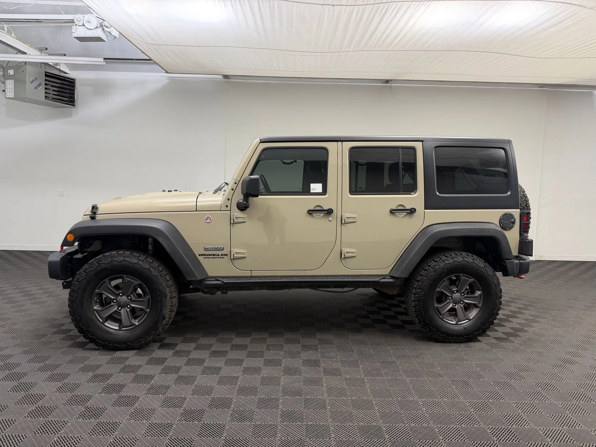 Used 2017 Gobi Clearcoat Jeep Rubicon Recon image 2