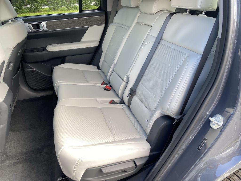 New 2026 Ecotronic Gray Hyundai Limited FWD image 32