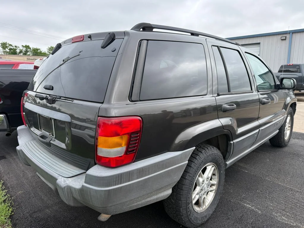 Used 2004 Beige Jeep Laredo image 7
