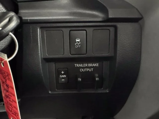 Used 2018 Blue Toyota SR5 image 16