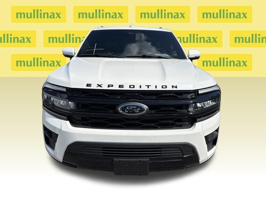 Used 2024 White Ford Limited image 3