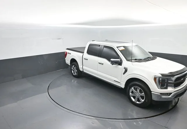 Certified Used 2023 White Metallic Ford King Ranch image 25