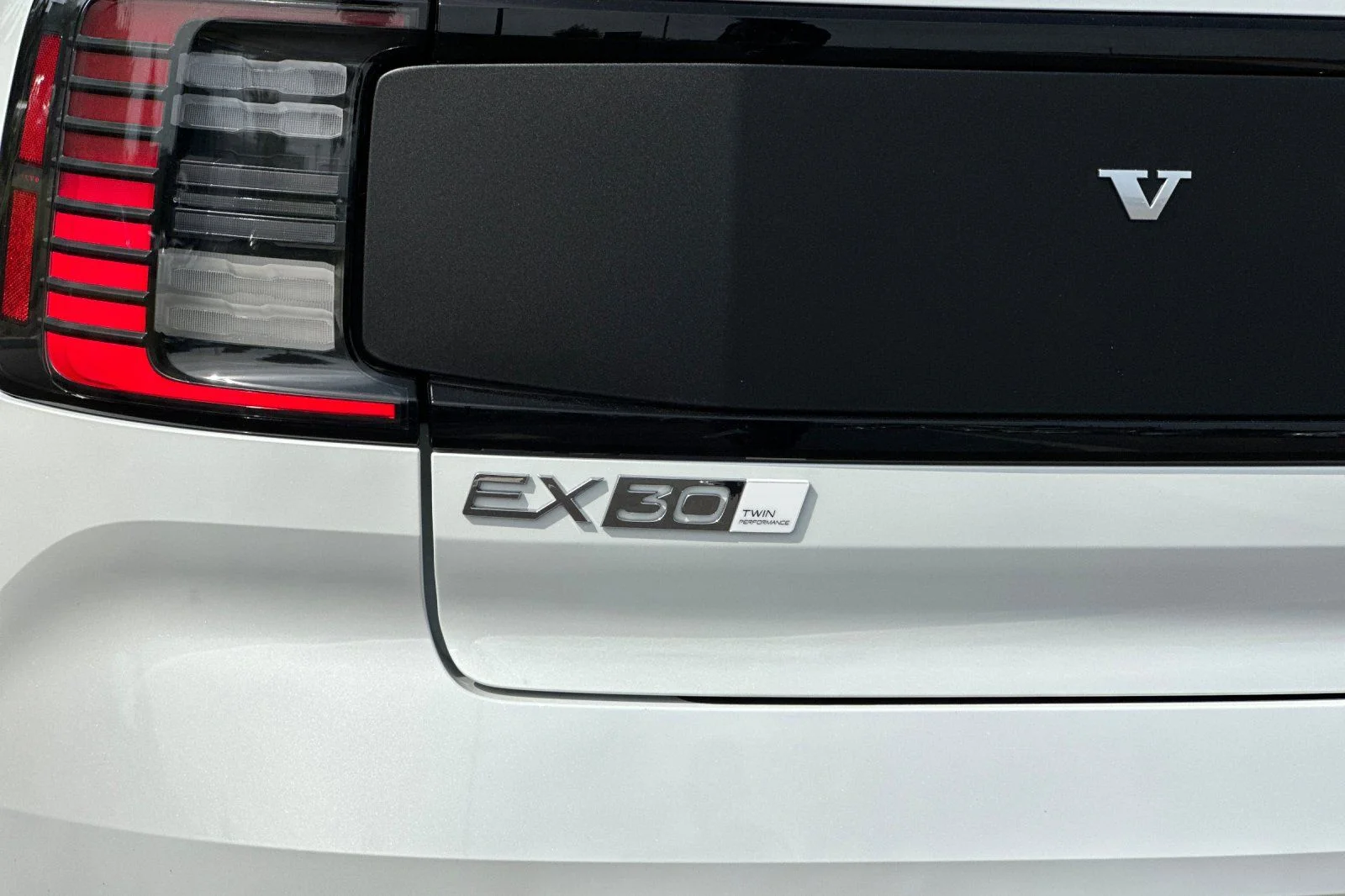 New 2026 Crystal White Volvo Ultra image 24