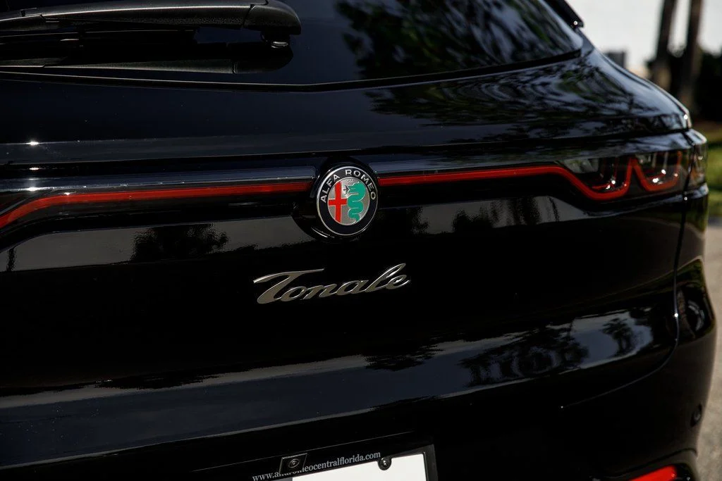 New 2025 Black Alfa Romeo Intensa image 9