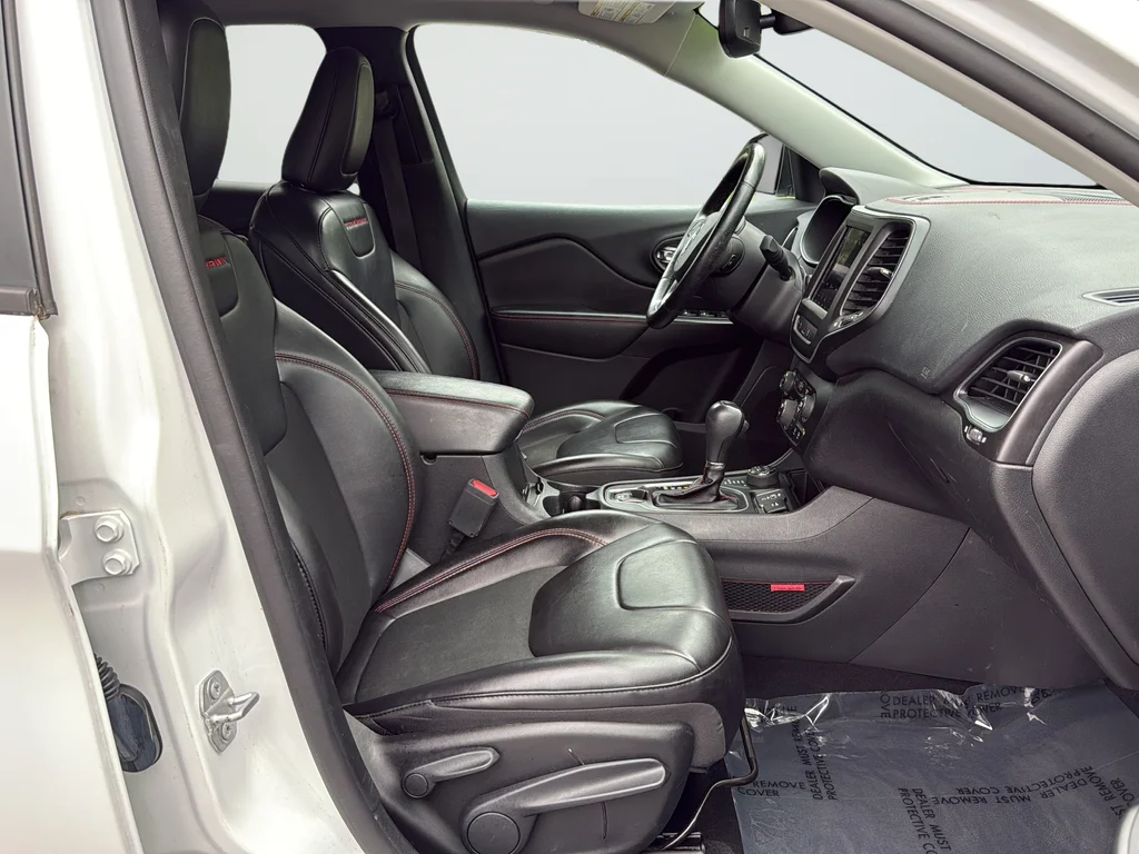 Used 2021 White Jeep Trailhawk image 22