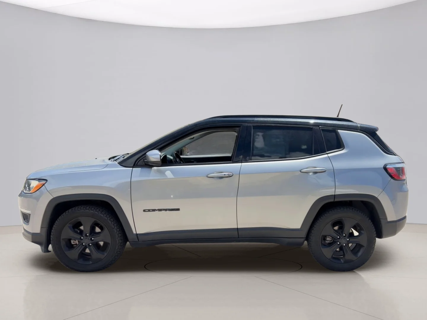 Used 2019 Silver Jeep ALTITUDE image 8
