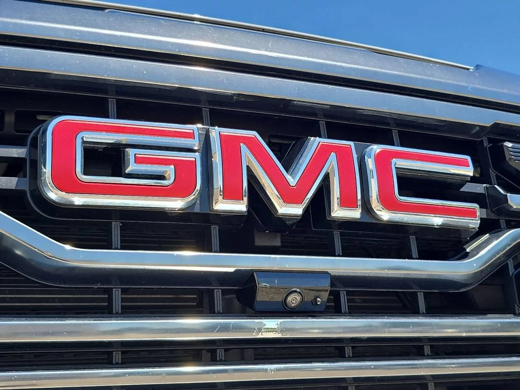 Used 2023 Summit White GMC AT4 image 32