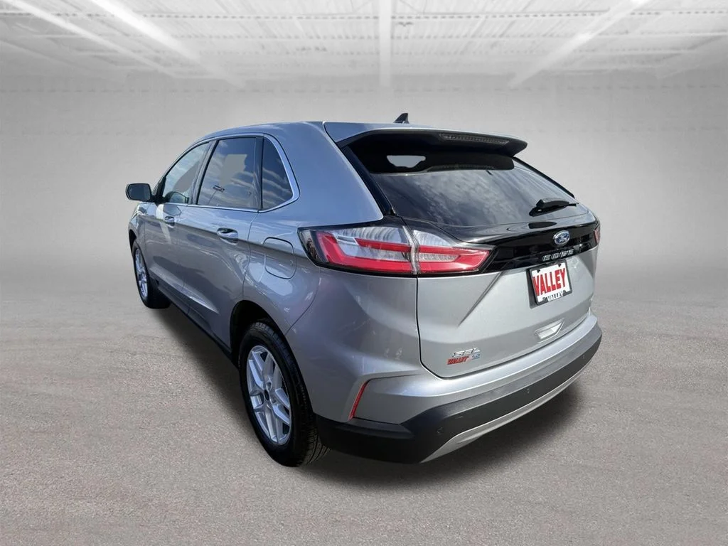 Used 2023 Silver Ford SEL image 8
