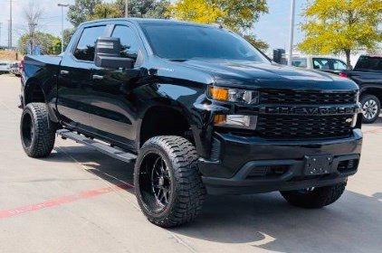 Used 2021 BLACK Chevrolet Custom image 1
