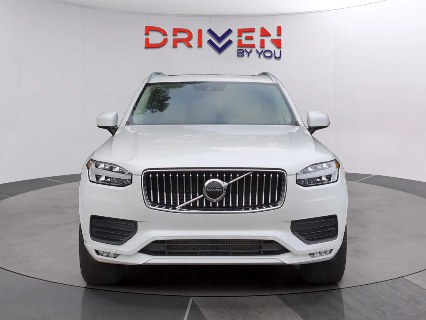Used 2020 Crystal White Metallic Volvo Momentum image 8
