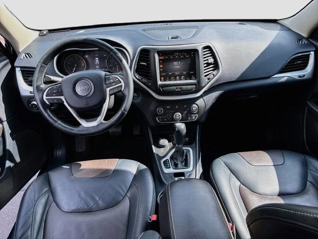 Used 2016 True Blue Jeep Limited image 20