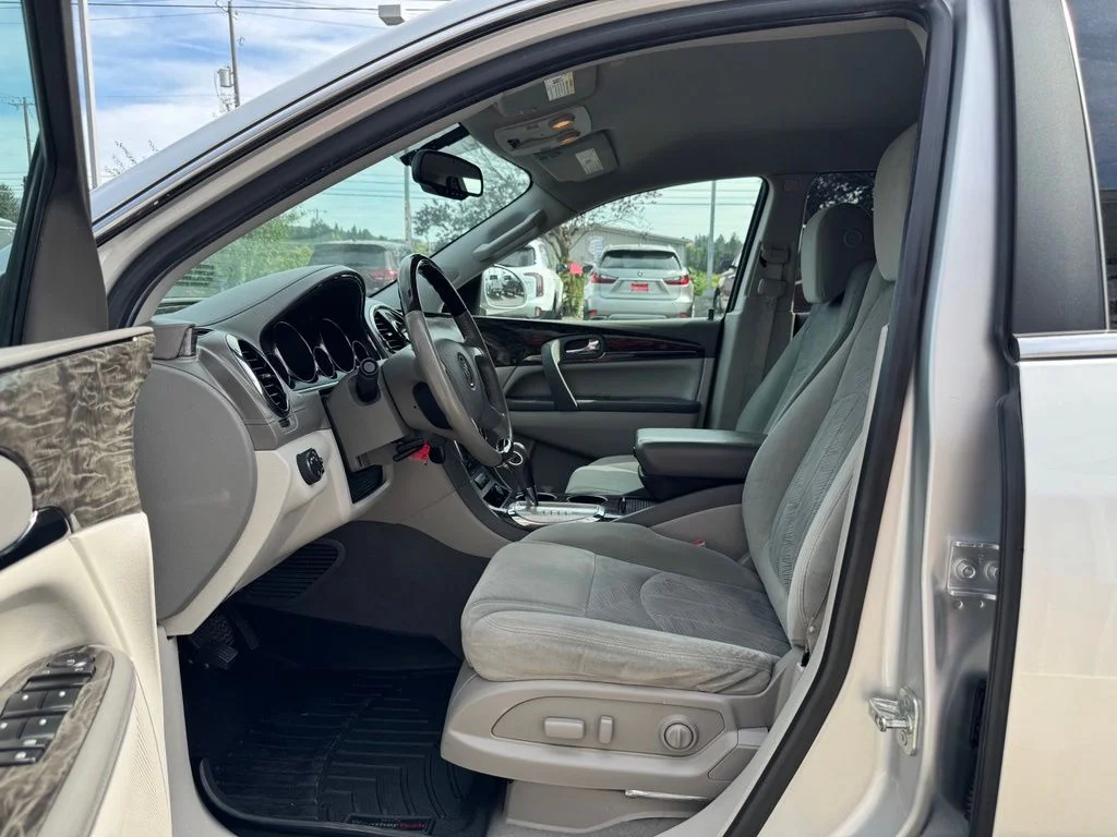 Used 2014 Silver Buick Convenience Group image 10