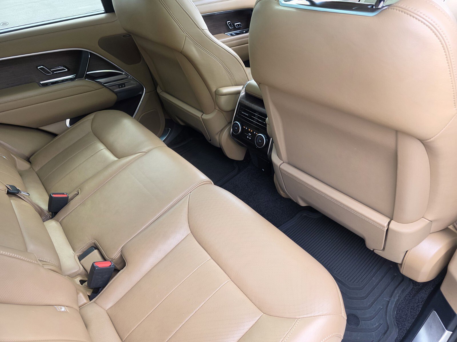 Certified Used 2023 Santorini Black Metallic Land Rover SE image 25