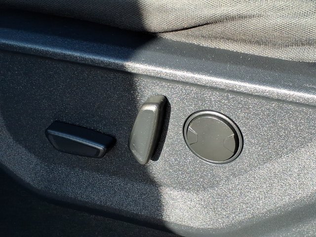 Used 2022 Black Metallic Ford XLT image 17