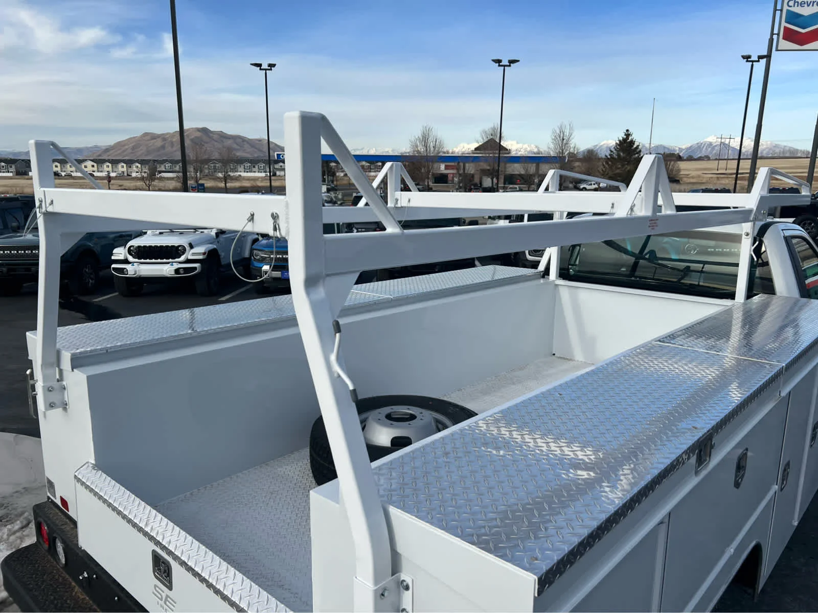 2025 Ford F-350 Super Duty Chassis Cab XL - Photo 21
