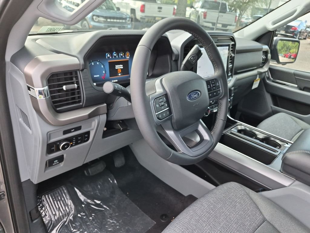 New 2026 Carbonized Gray Metallic Ford XLT image 34