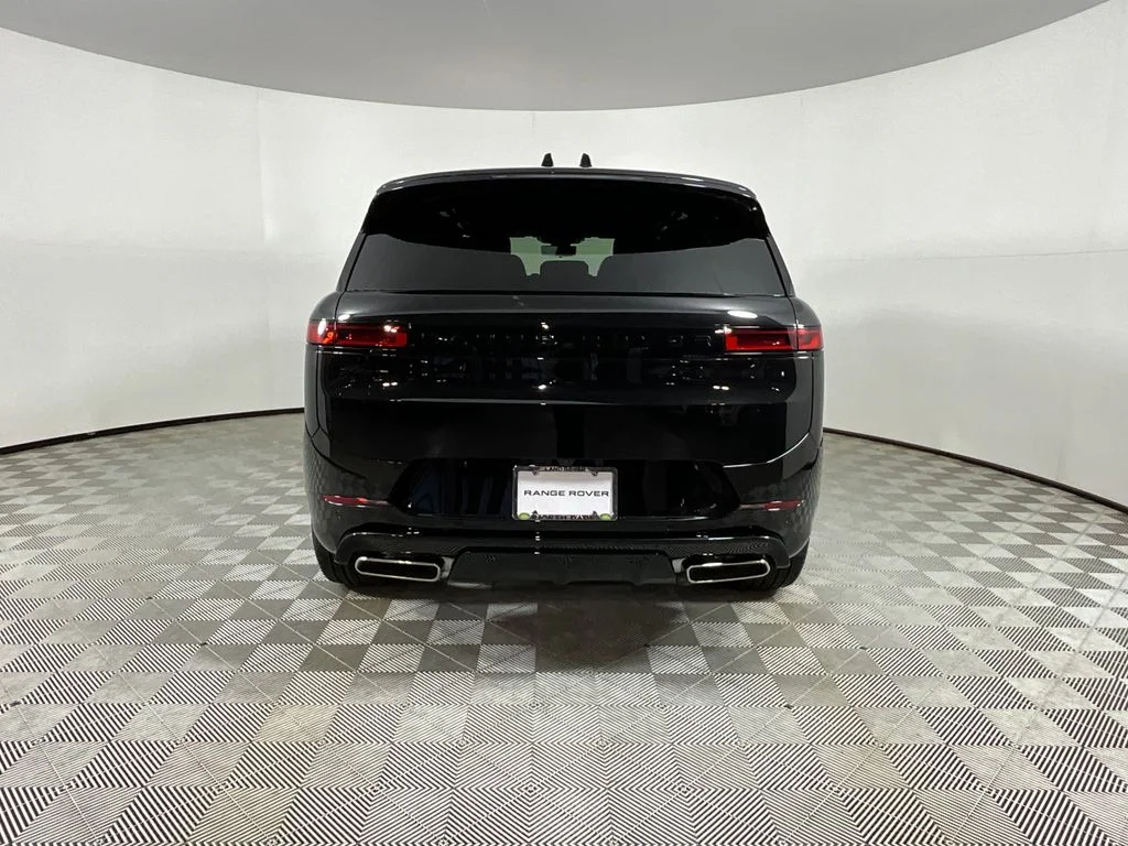 New 2026 Santorini Black Land Rover Dynamic SE image 7