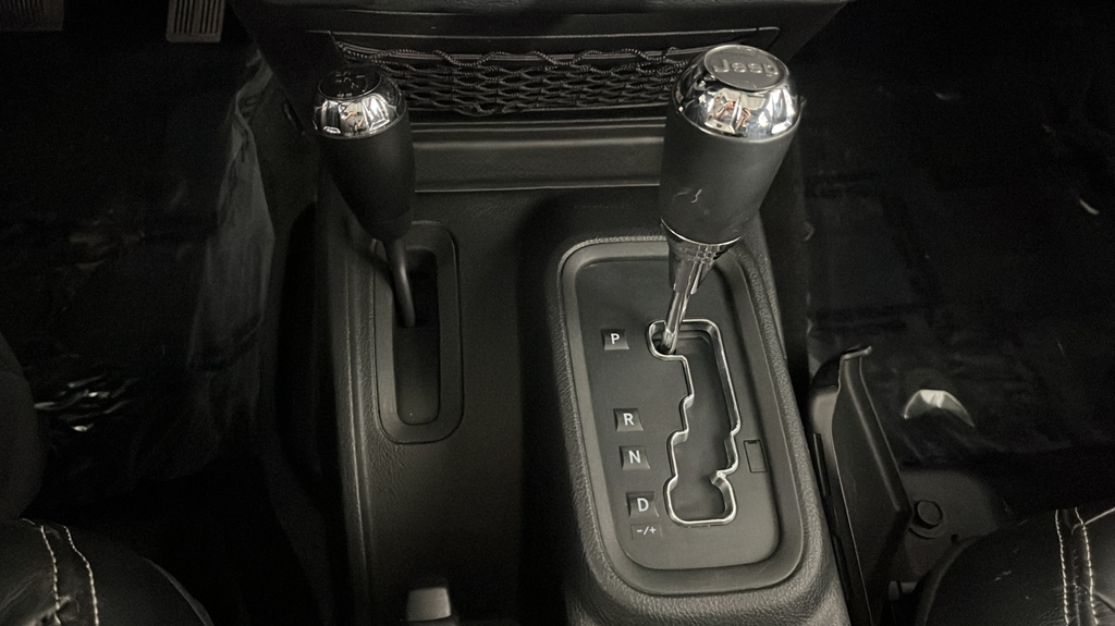 Used 2016 Billet Silver Metallic Jeep Unlimited Rubicon image 22