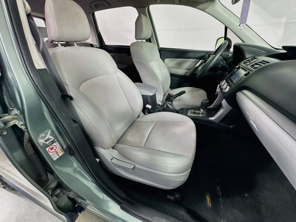 Used 2016 Green Subaru 2.5i image 32