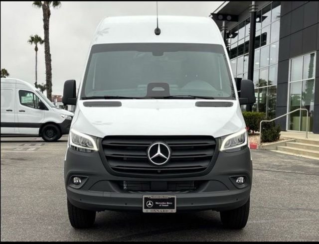 New 2026 Arctic White Mercedes-Benz  image 4
