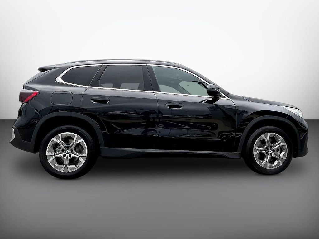 Used 2023 Black BMW xDrive28i image 8