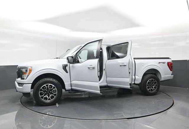 Certified Used 2022 White Metallic Ford XLT image 30