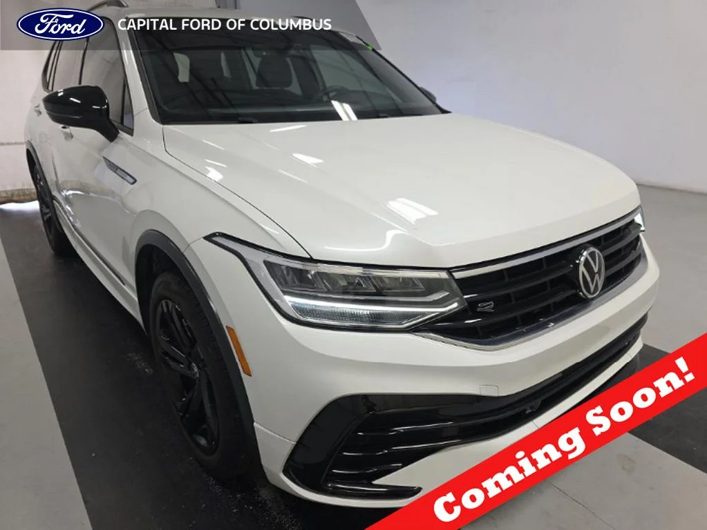 2023 Volkswagen Tiguan 2.0T SE R-Line Black's photo