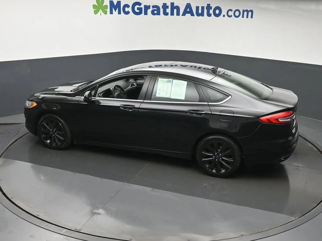 Used 2020 Black Ford SE image 24