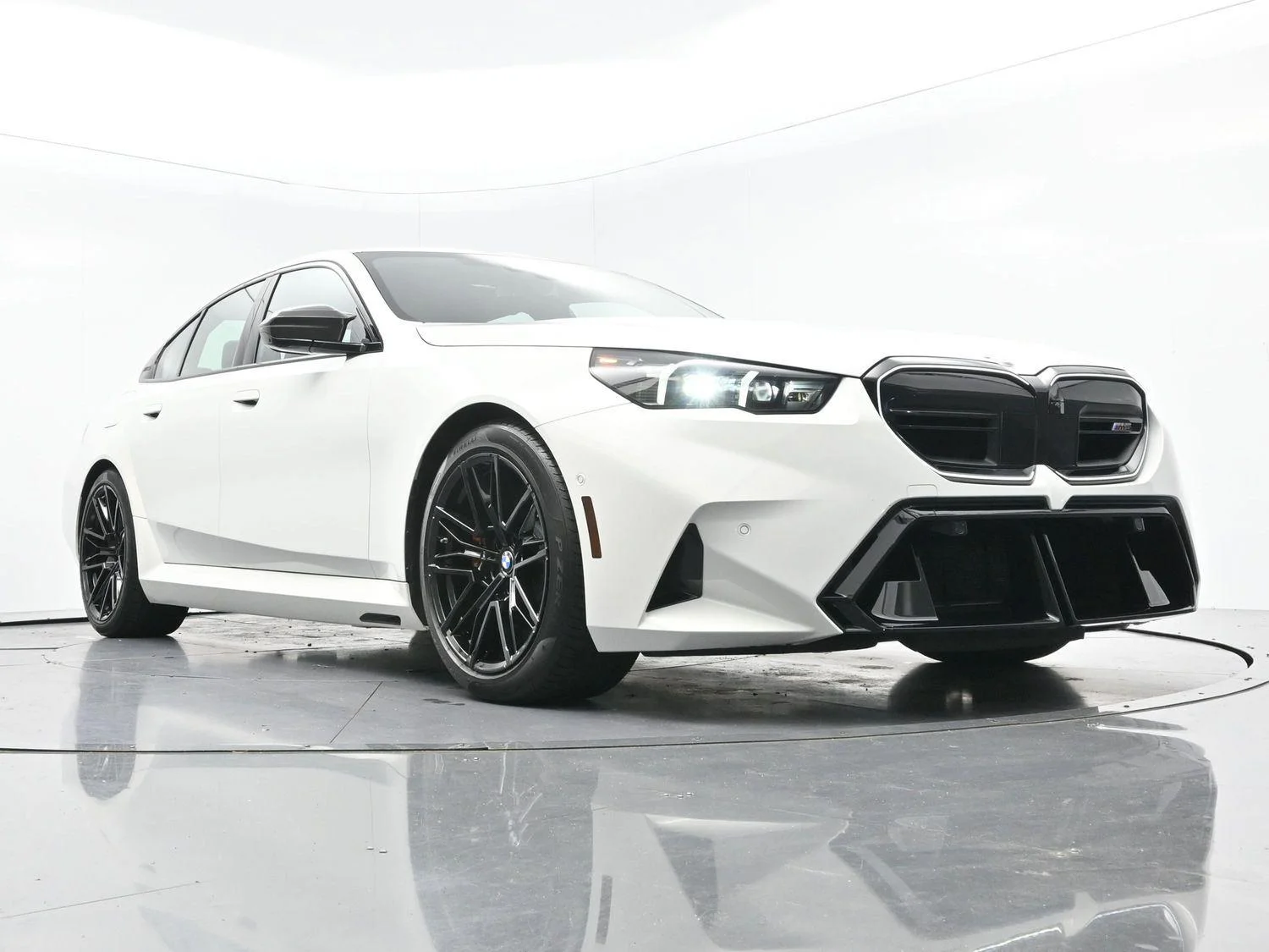Used 2025 Alpine White BMW Sedan image 51