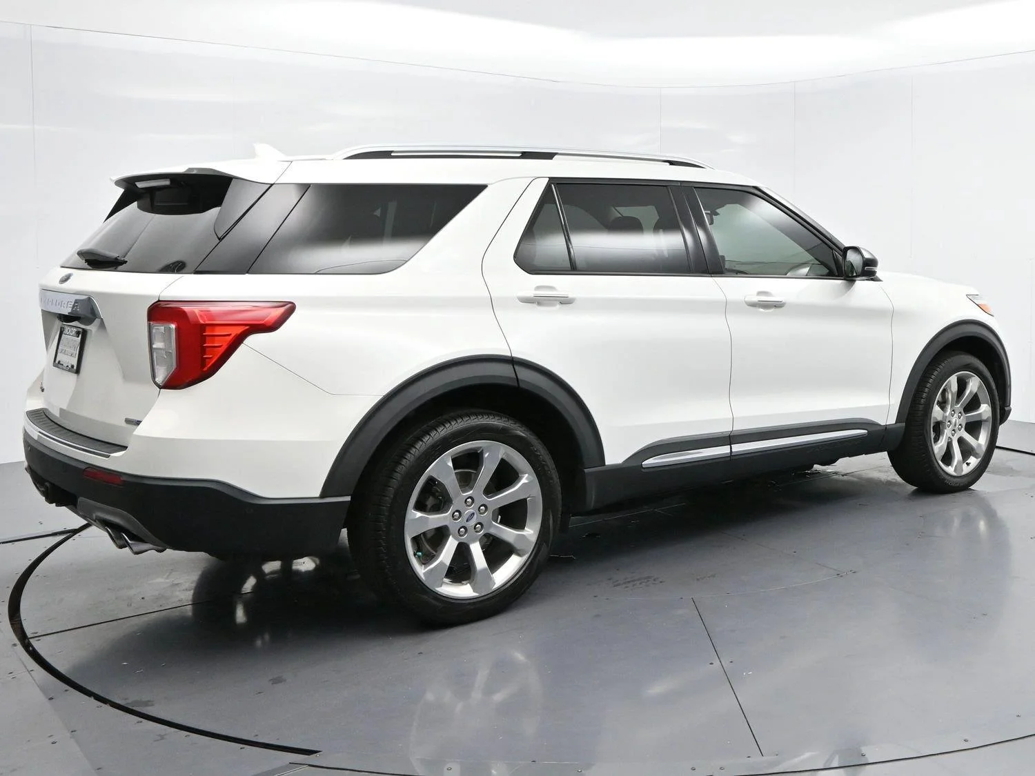 Used 2020 Star White Metallic Tri-Coat Ford Platinum image 7