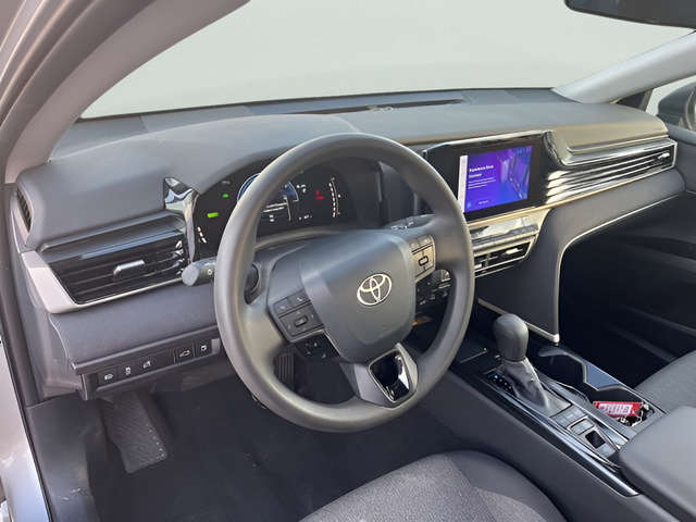 2025 Toyota Camry LE - Photo 12