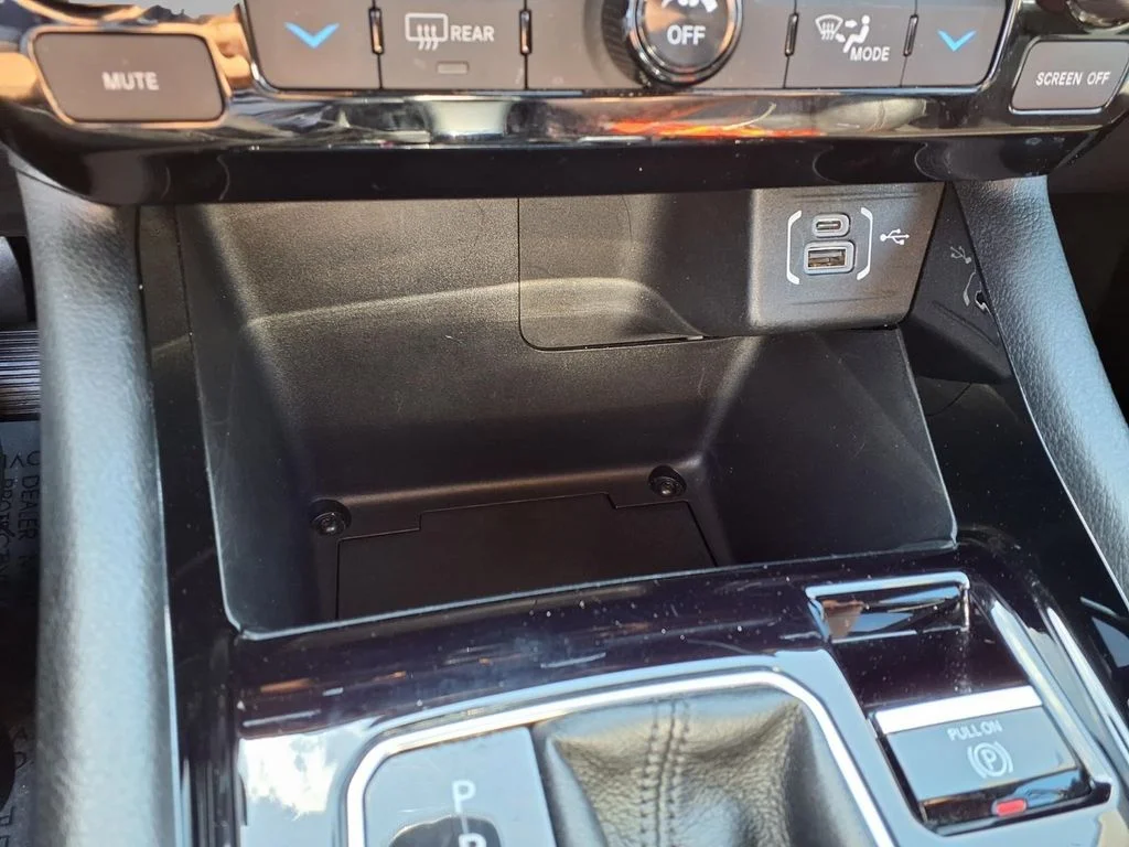 Certified Used 2025 Silver Jeep Limited image 10