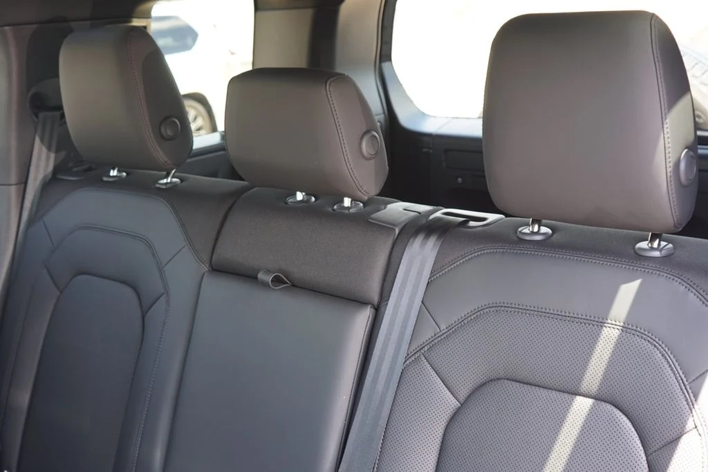 2025 Land Rover Defender S - Photo 28