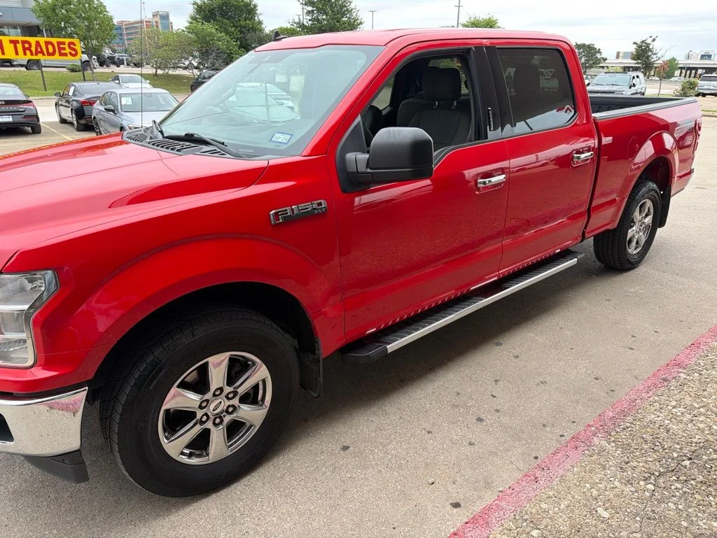 Used 2020  Ford XLT image 1
