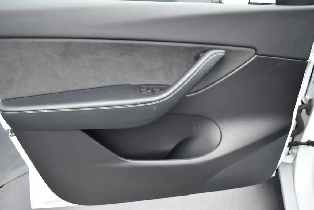 Used 2022 White Tesla Long Range image 9