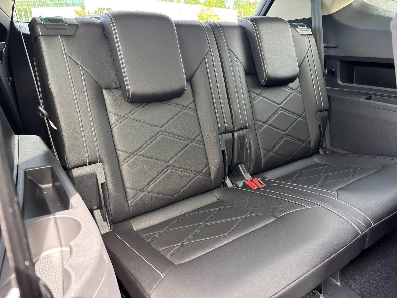 2025 Volkswagen Atlas SE w/Tech - Photo 38
