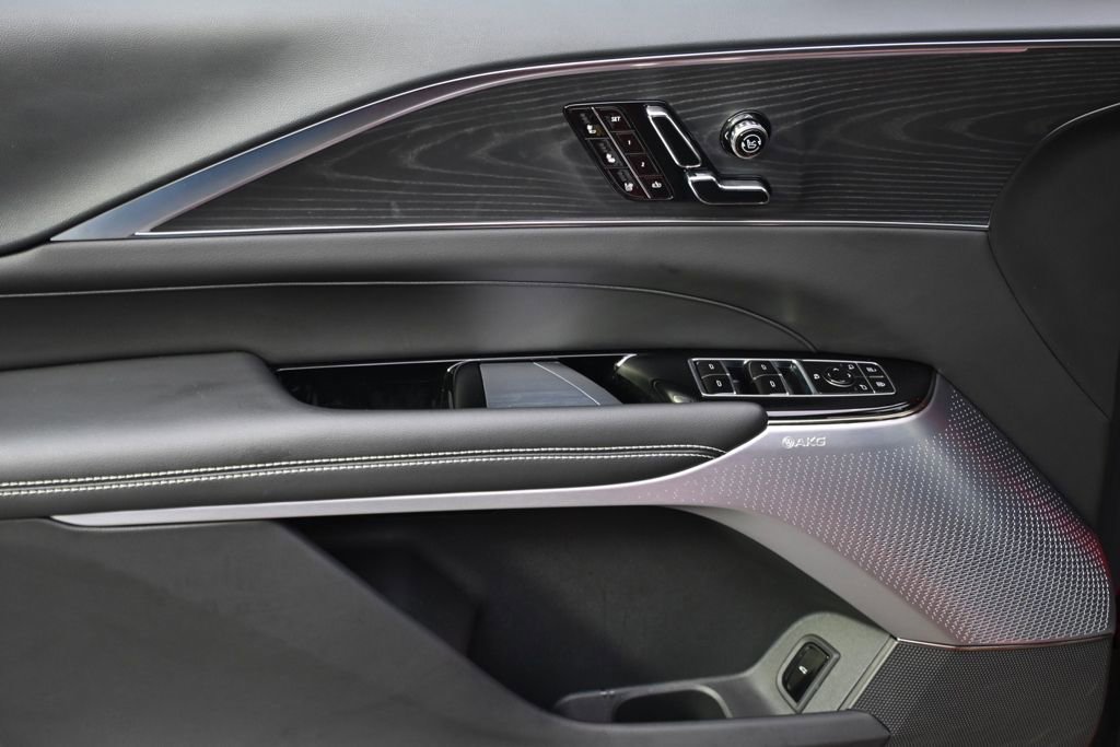 2025 Cadillac LYRIQ Sport 3 - Photo 22