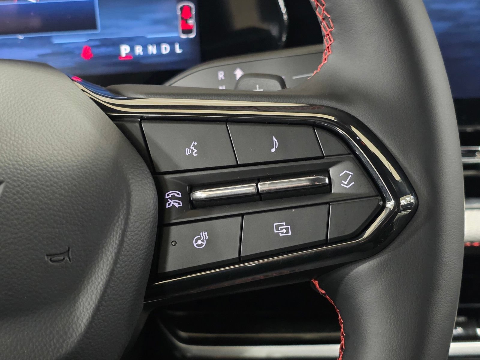 2027 Chevrolet Equinox RS - Photo 32