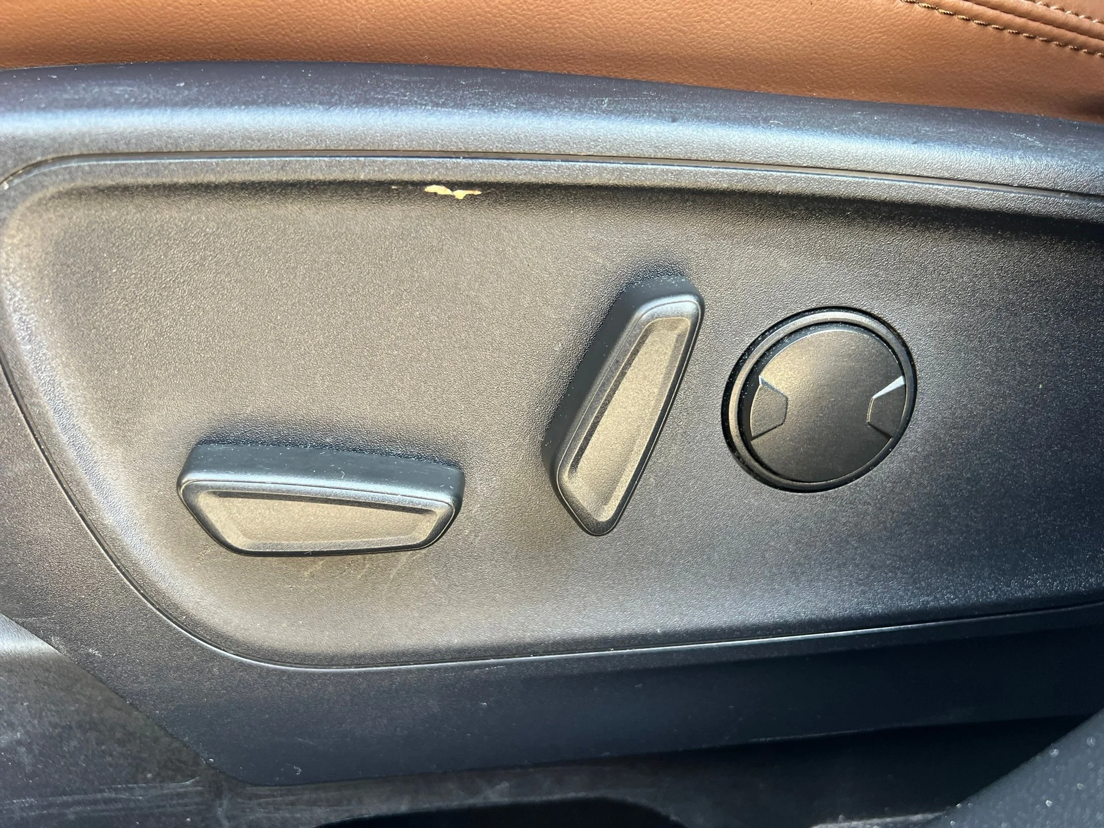 Used 2022 Gray Metallic Ford Outer Banks image 16